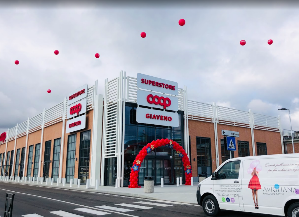 Allestimento inaugurazione Coop Giaveno con installazione di palloncini